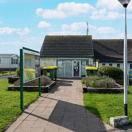 New Vennepark Caravan 463 6p Chalet De Haan