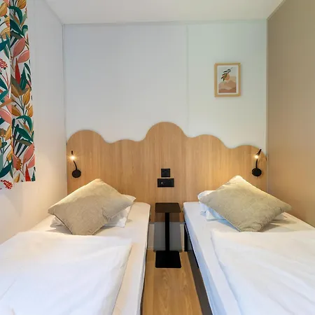 New Vennepark Caravan 463 6p Chalet De Haan